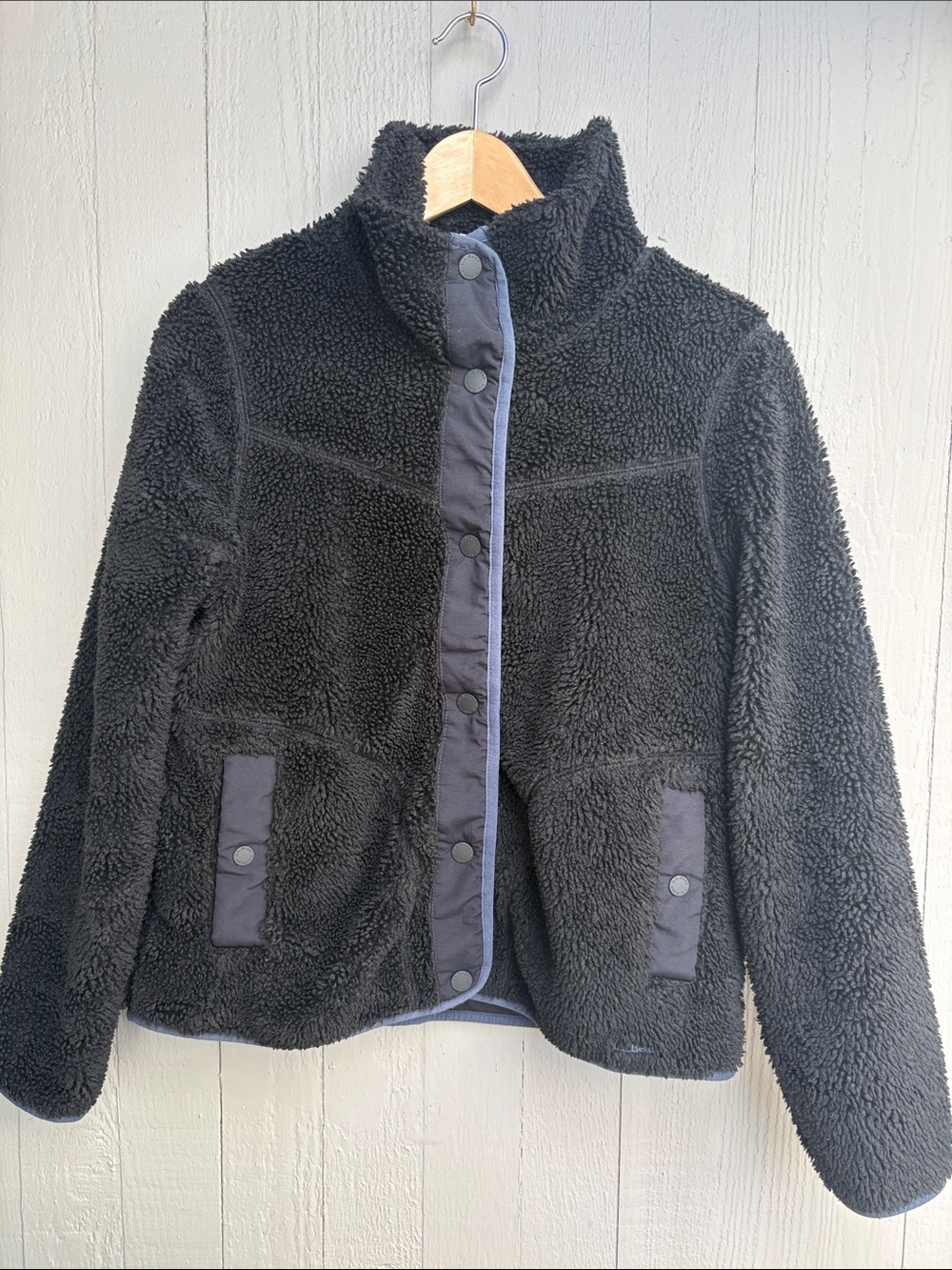 L.L.Bean Women's Sherpa Fleece Snap-Front Jacket Black Medium